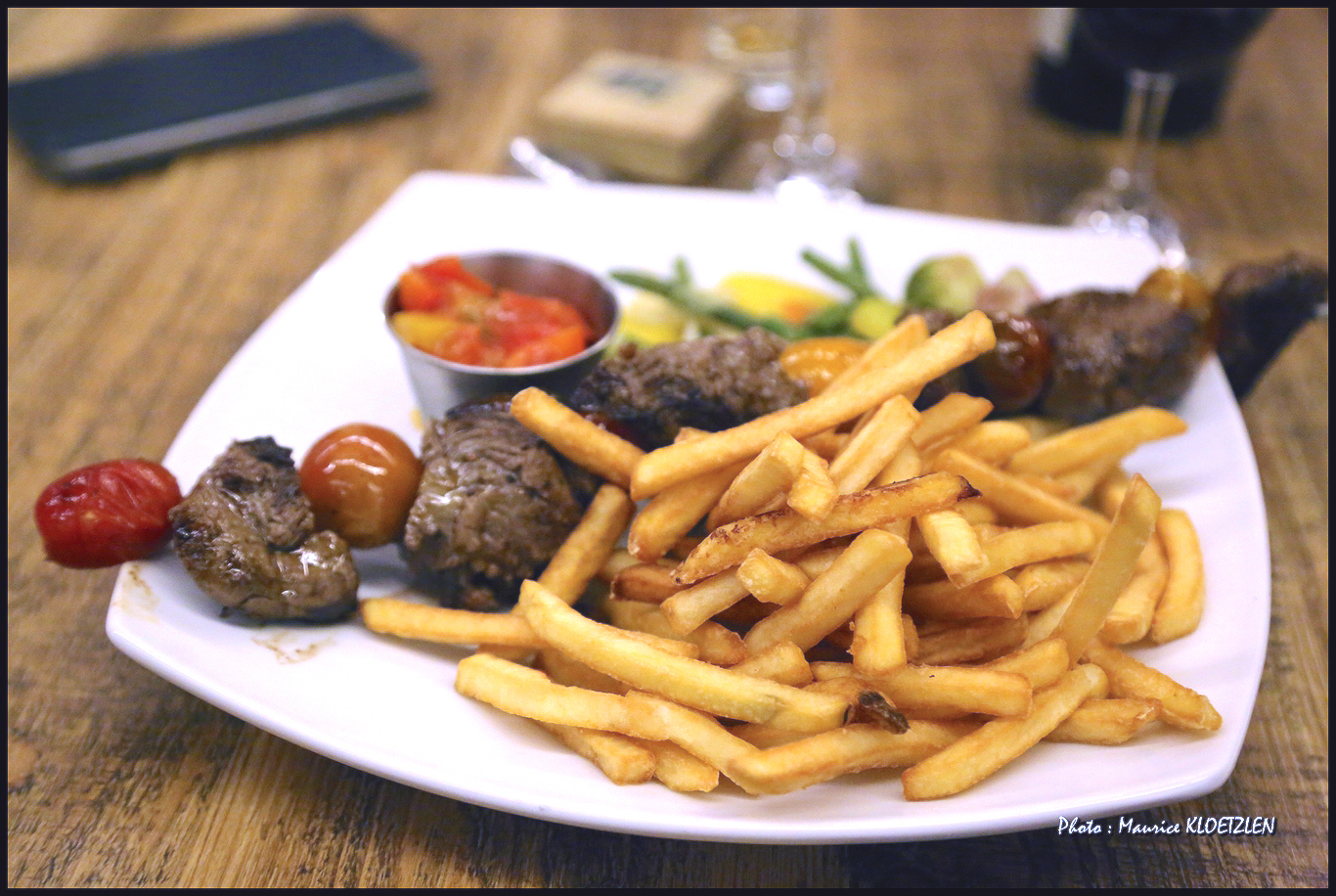 Brochette de bœuf servie à l'Auberge du Hirtz